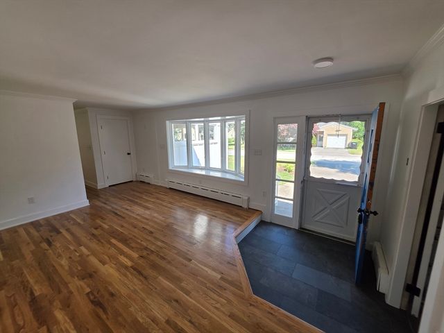20 Faulkner St, Westport, MA 02790