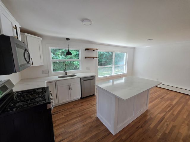 20 Faulkner St, Westport, MA 02790