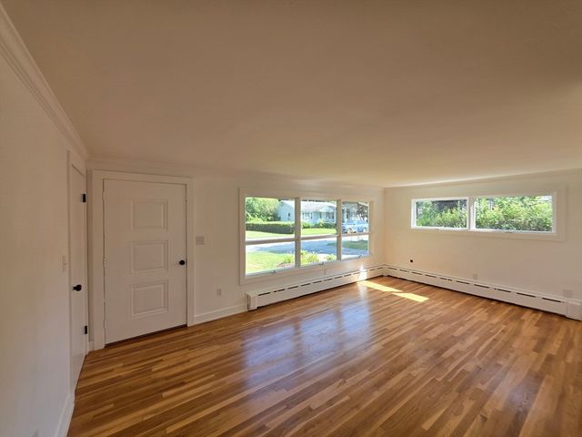 20 Faulkner St, Westport, MA 02790