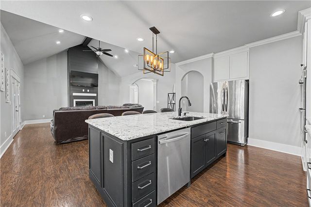 1123 13th Street, Rogers, AR 72758