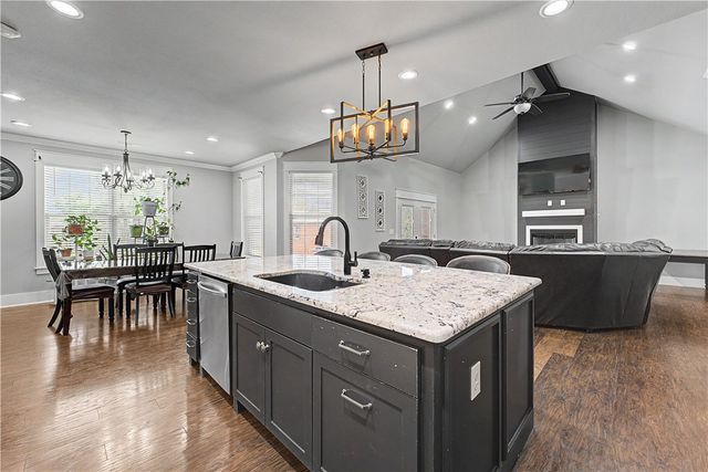 1123 13th Street, Rogers, AR 72758