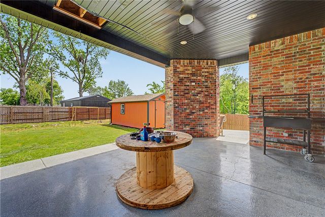 1123 13th Street, Rogers, AR 72758