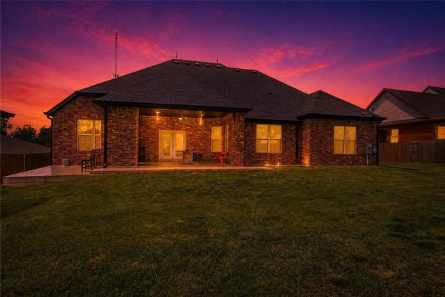 1123 13th Street, Rogers, AR 72758