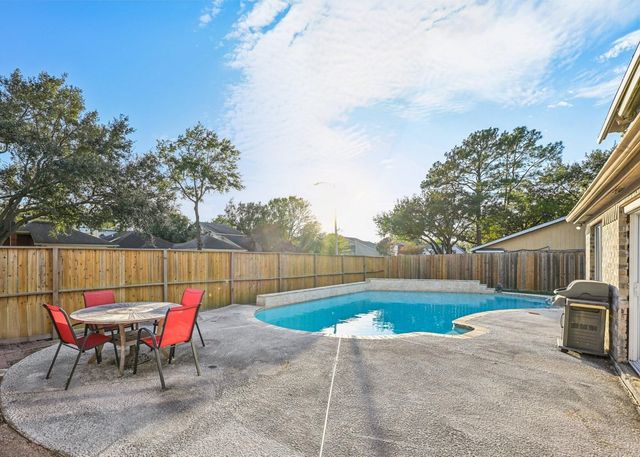 2918 Crest Park Drive, Houston, TX 77082