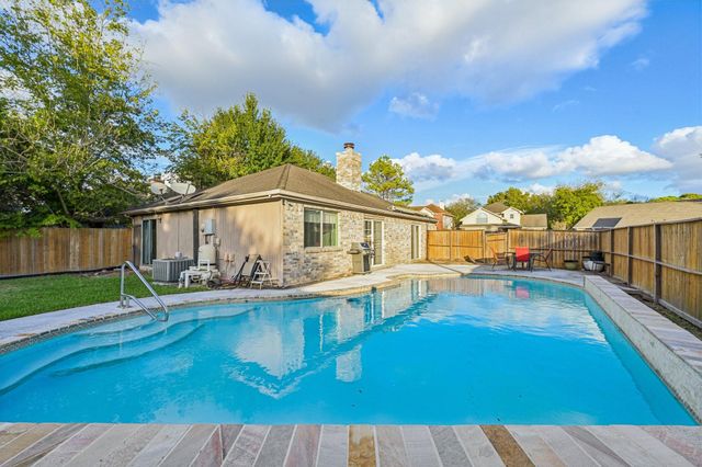 2918 Crest Park Drive, Houston, TX 77082