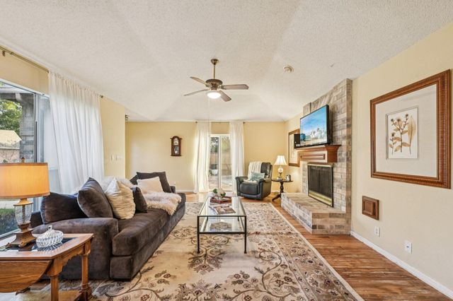 2918 Crest Park Drive, Houston, TX 77082