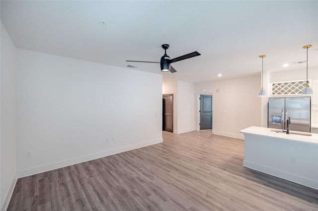 1420 LAKEFRONT DRIVE 6411, Sarasota, FL 34240