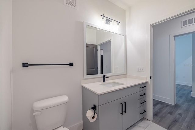 1420 LAKEFRONT DRIVE 6411, Sarasota, FL 34240