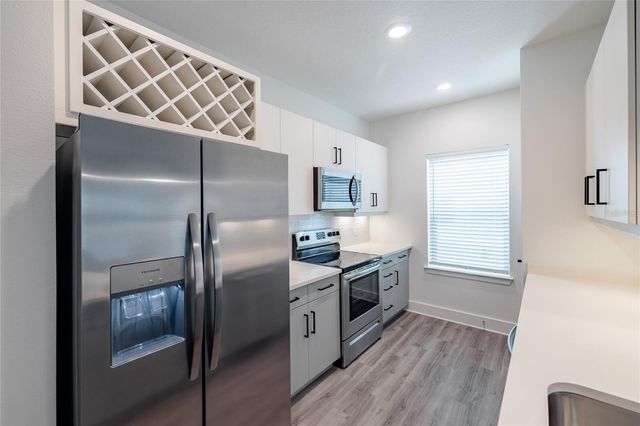 1420 LAKEFRONT DRIVE 6411, Sarasota, FL 34240