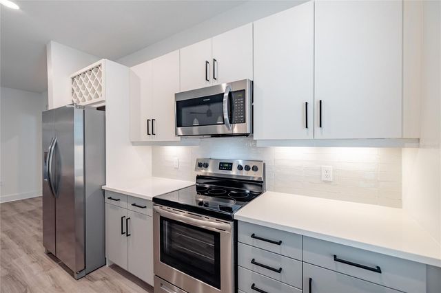 1420 LAKEFRONT DRIVE 6411, Sarasota, FL 34240