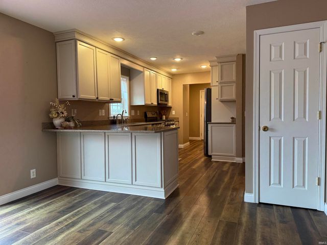 4224 E State Road 264, Ferdinand, IN 47532