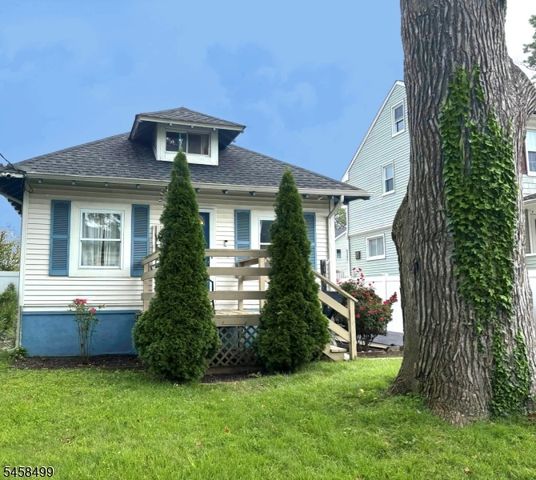 109 Osborn St, Keyport Boro, NJ 07735