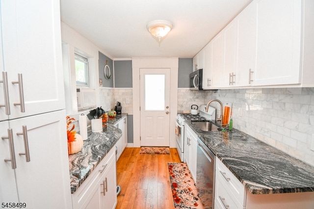 109 Osborn St, Keyport Boro, NJ 07735