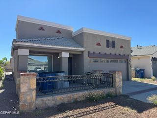 12768 Tre Maxmiliano Avenue, El Paso, TX 79938
