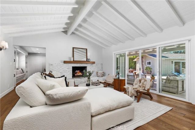 5823 Lubao Avenue, Woodland Hills, CA 91367