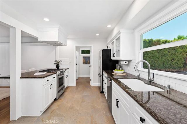 5823 Lubao Avenue, Woodland Hills, CA 91367