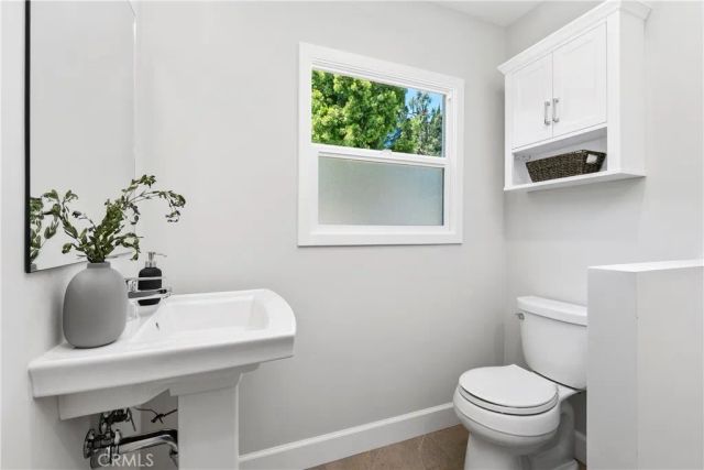 5823 Lubao Avenue, Woodland Hills, CA 91367