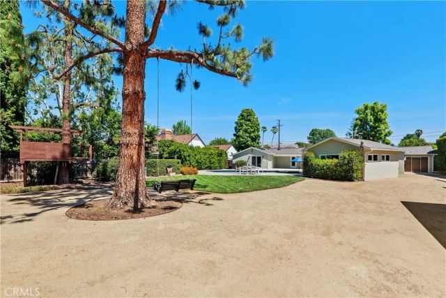 5823 Lubao Avenue, Woodland Hills, CA 91367