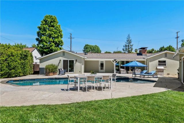 5823 Lubao Avenue, Woodland Hills, CA 91367