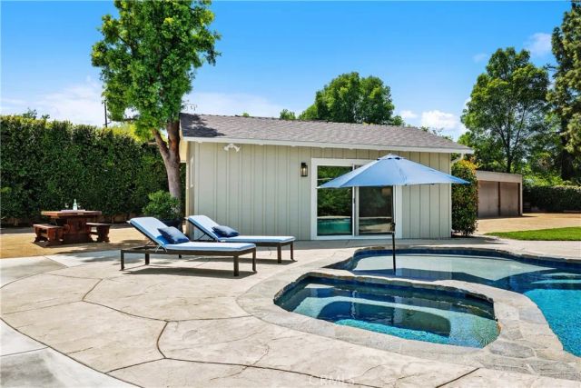 5823 Lubao Avenue, Woodland Hills, CA 91367