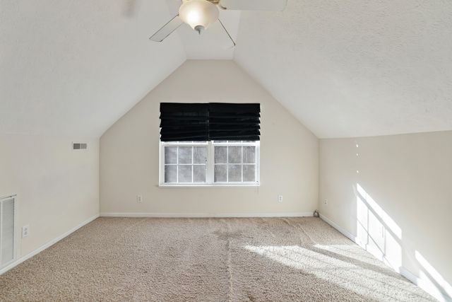 725 Calvert Ridge Rd, Westmoreland, TN 37186