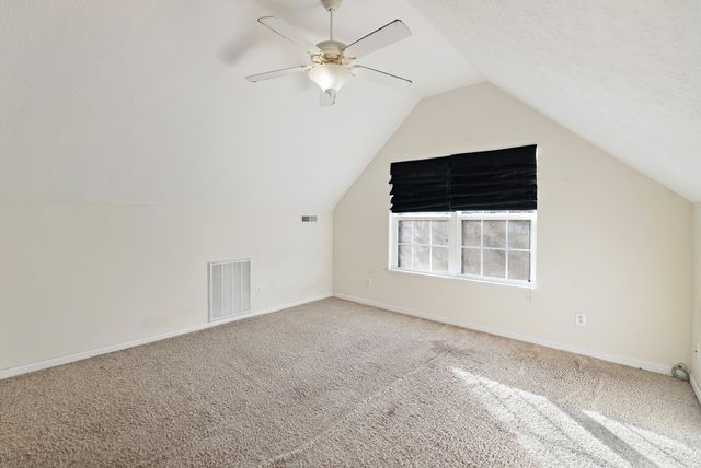 725 Calvert Ridge Rd, Westmoreland, TN 37186