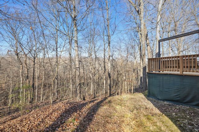 725 Calvert Ridge Rd, Westmoreland, TN 37186