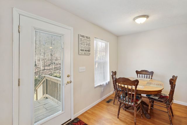 725 Calvert Ridge Rd, Westmoreland, TN 37186