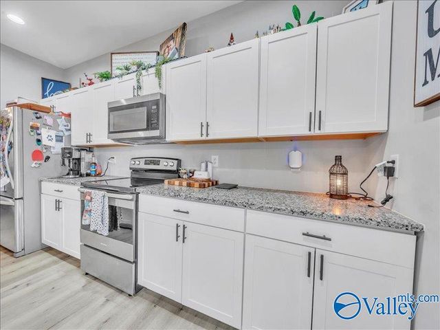 7570 Hustleville Road, Albertville, AL 35951