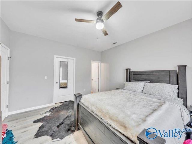 7570 Hustleville Road, Albertville, AL 35951