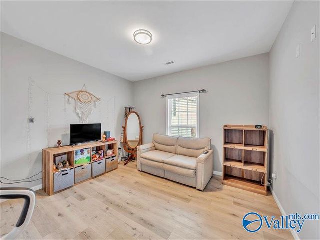 7570 Hustleville Road, Albertville, AL 35951