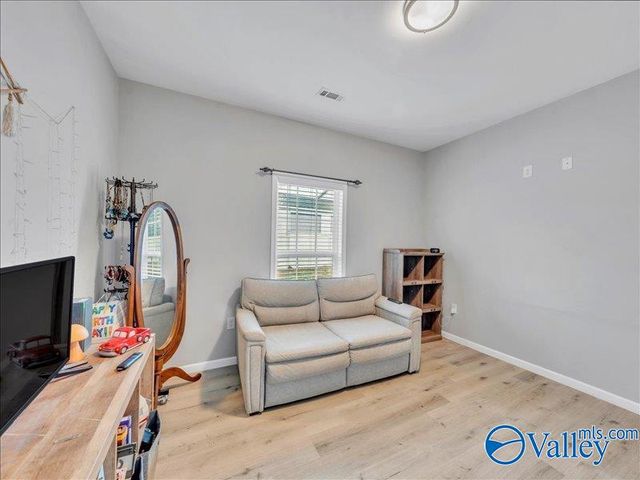 7570 Hustleville Road, Albertville, AL 35951