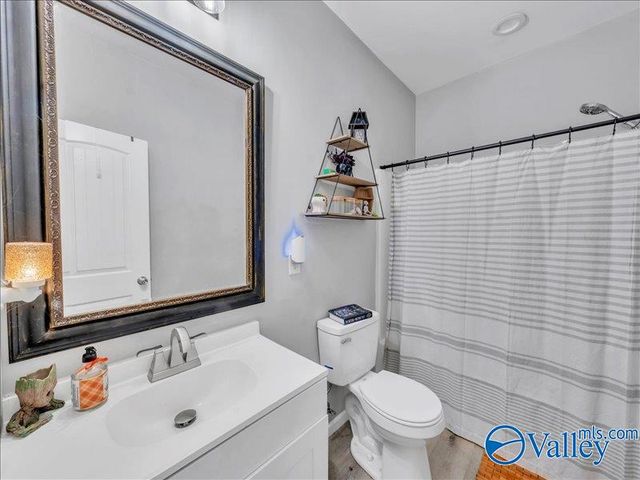 7570 Hustleville Road, Albertville, AL 35951