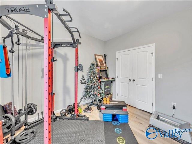 7570 Hustleville Road, Albertville, AL 35951