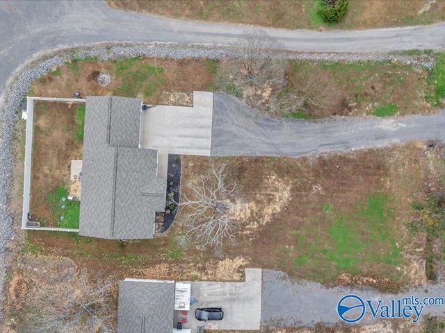 7570 Hustleville Road, Albertville, AL 35951