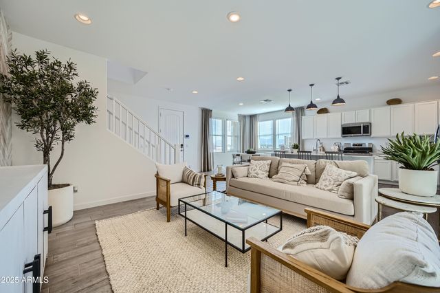 10158 E ULYSSES Avenue, Mesa, AZ 85212