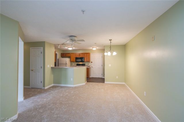 23004 Chandlers Lane 220, Olmsted Falls, OH 44138