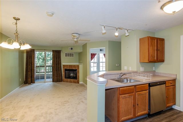 23004 Chandlers Lane 220, Olmsted Falls, OH 44138