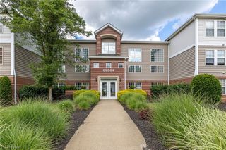 23004 Chandlers Lane 220, Olmsted Falls, OH 44138