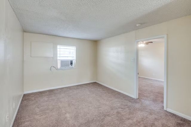 512 S Delaware Street 4, Irving, TX 75060