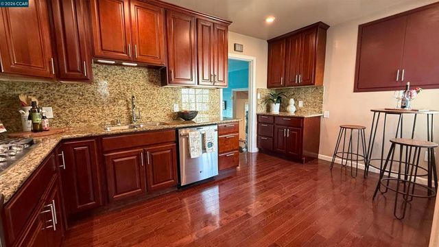 611 Amador St, Richmond, CA 94805