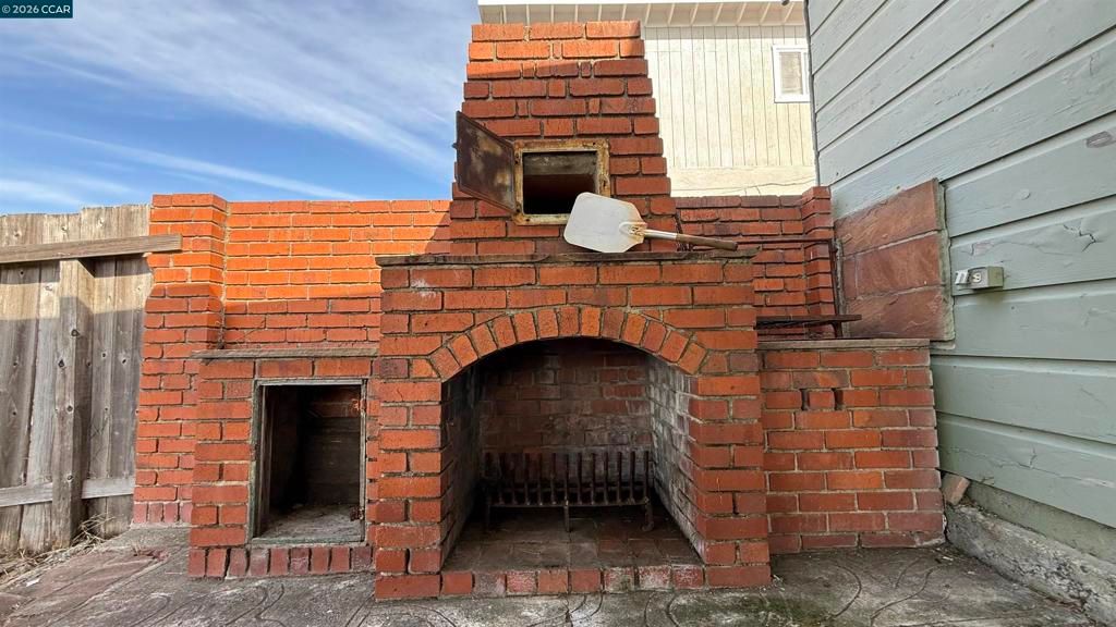 Image 29 of property listing at 611 Amador St, Richmond, CA 94805