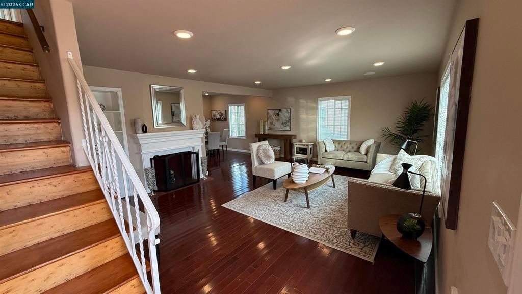 Image 4 of property listing at 611 Amador St, Richmond, CA 94805