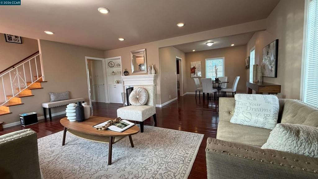 Image 5 of property listing at 611 Amador St, Richmond, CA 94805