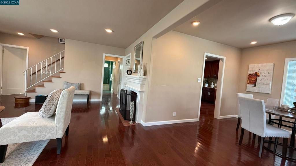 Image 6 of property listing at 611 Amador St, Richmond, CA 94805