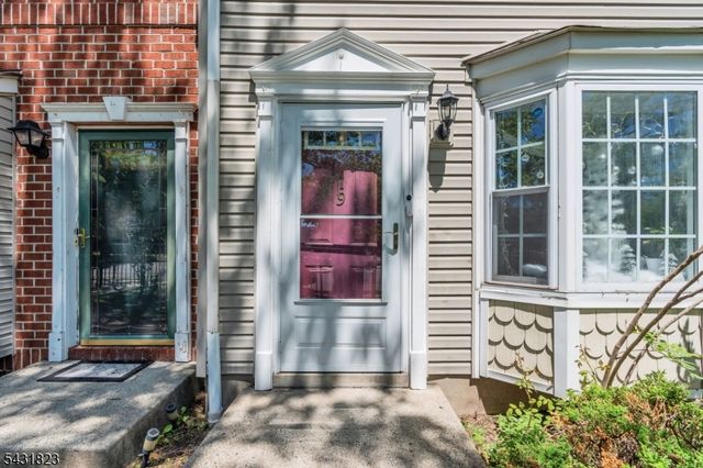 19 Clarion Ln, Newark City, NJ 07103