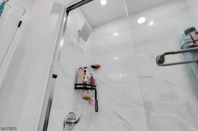 19 Clarion Ln, Newark City, NJ 07103