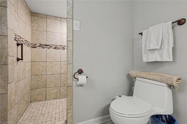 950 Croyden Street, High Point, NC 27262