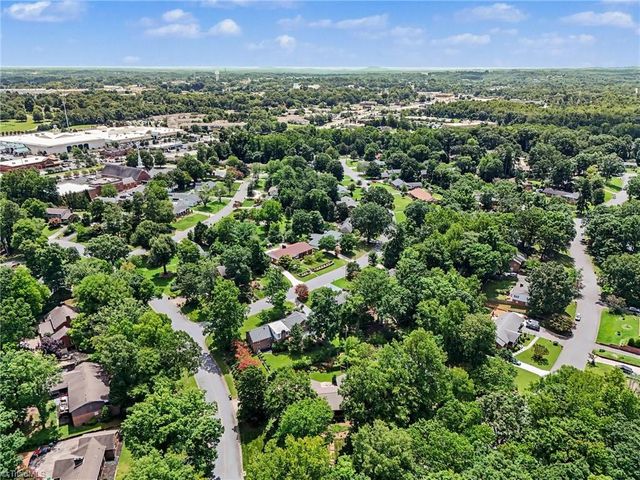 950 Croyden Street, High Point, NC 27262