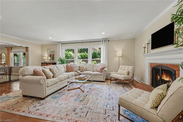 950 Croyden Street, High Point, NC 27262